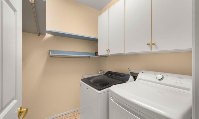 Building Photo - 7798 E Buteo Dr