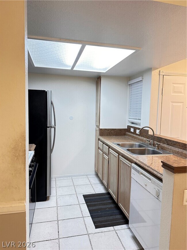 Building Photo - 1908 Rio Canyon Ct