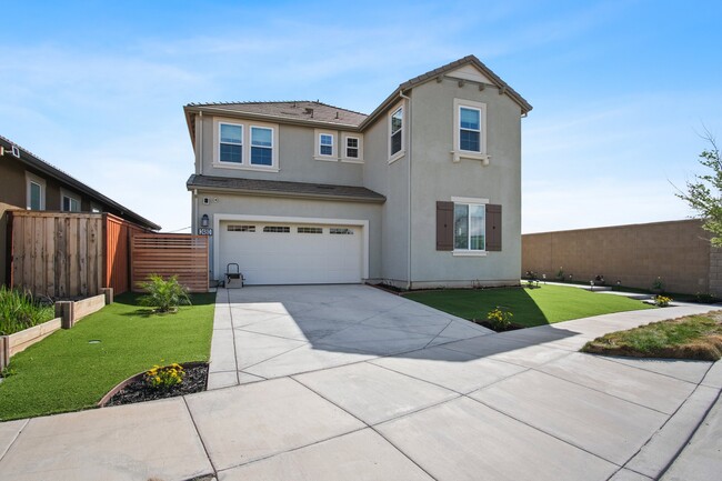 Primary Photo - 2480 Iverstone St