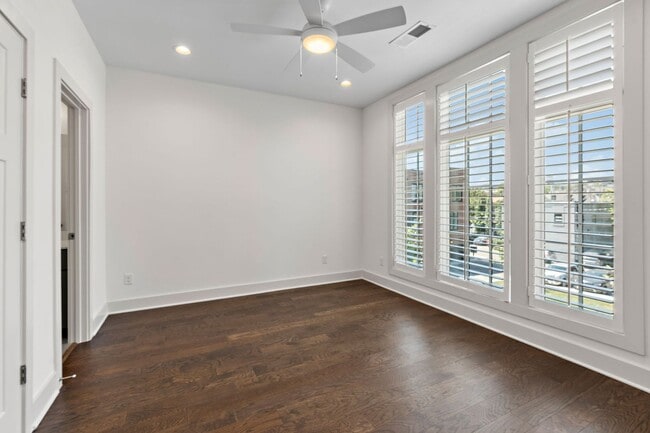 Building Photo - Edgehill Villages Townhomes