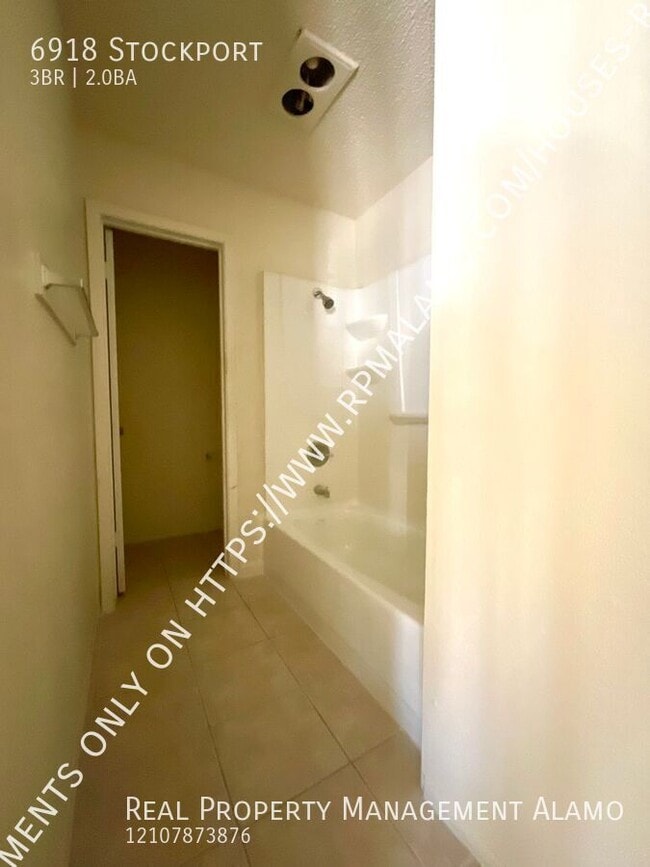 Building Photo - 6918 Stockport-