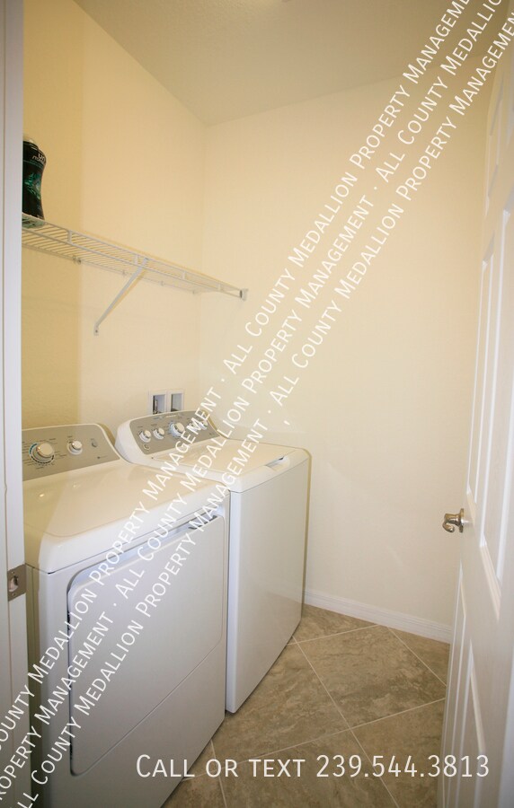 Building Photo - 4155 Bisque Ln