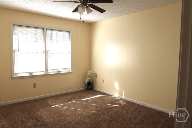 Building Photo - 159 Highland Park Dr