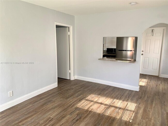 Building Photo - 2316 Madison St