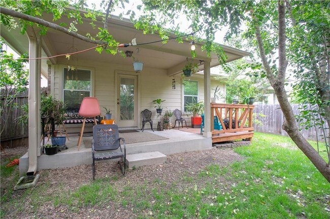 Building Photo - 11005 Short Springs Dr