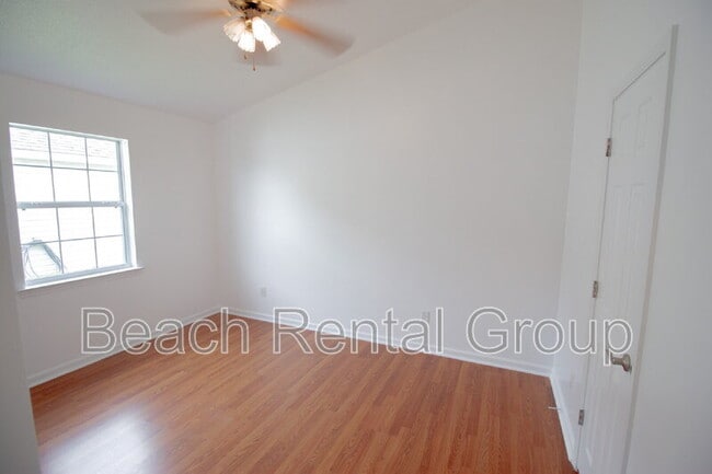 Building Photo - 9490 Leeds Cir