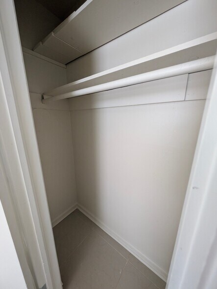 Building Photo - 717 S Midwest Blvd