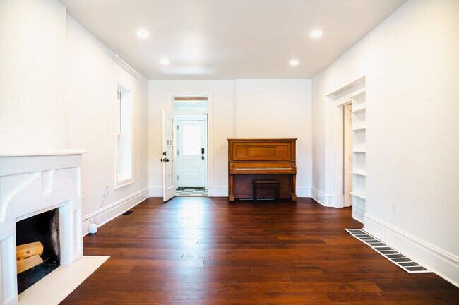 Building Photo - 145 E 300 S