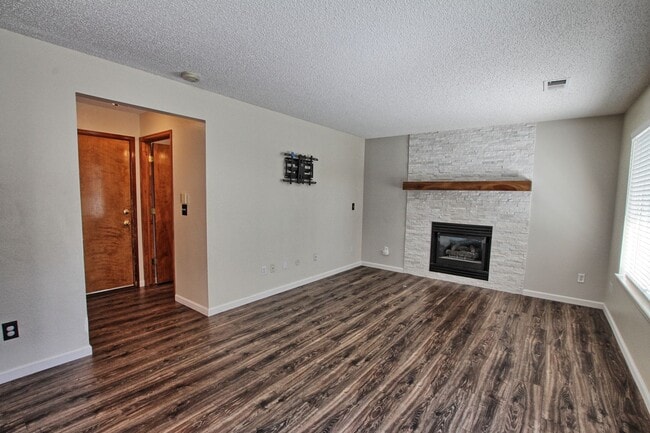 Building Photo - 4 bed 3 bath home in Clarke Farms Parker