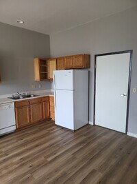 Building Photo - 110 S Webster Ave