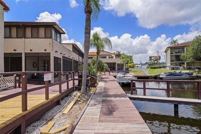 Building Photo - 2571 Cyprus Dr
