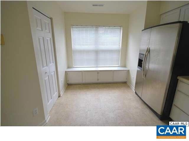 Building Photo - 1235 Maple View Dr