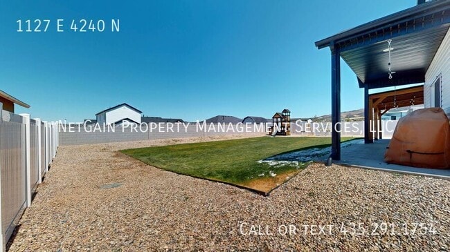 Building Photo - 1127 4240 N