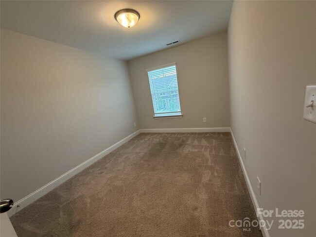 Building Photo - 3941 Fadden St