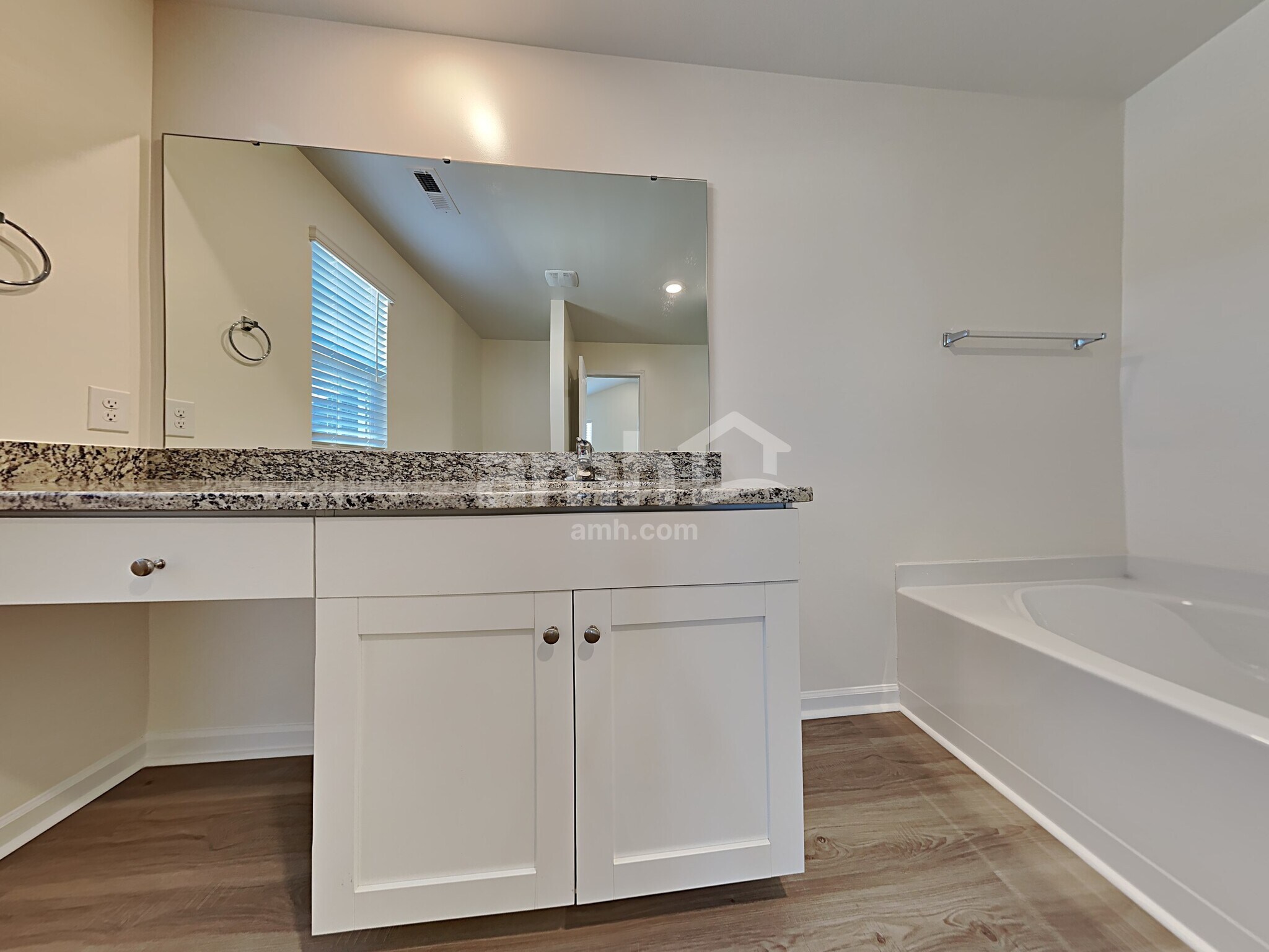 Building Photo - 1316 John Swann St