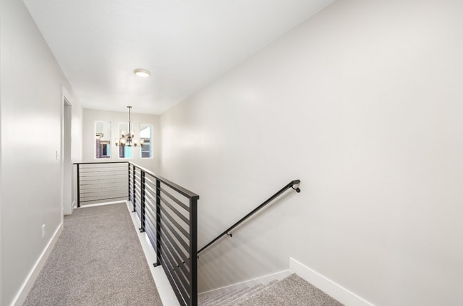 Building Photo - Bright & Modern 3-Bed Townhome in Prime Le...