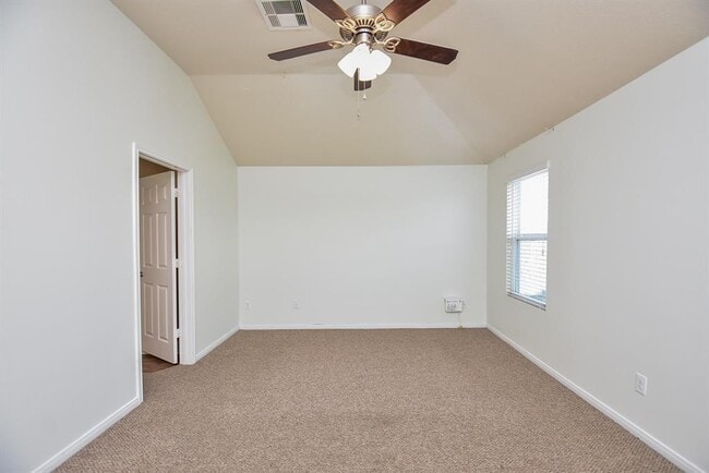 Building Photo - 3102 Apple Dale Dr