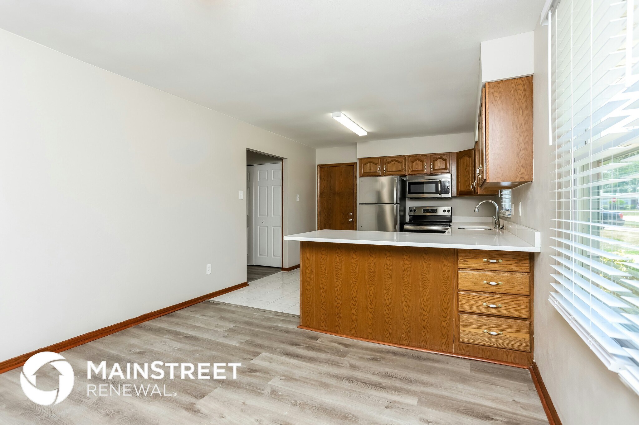 Building Photo - 910 Silverstone Dr