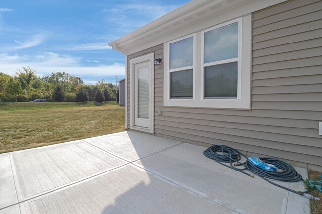 Building Photo - 40 Oldham Ct