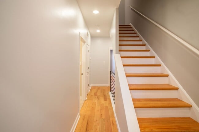 Building Photo - Contemporary Three Bedroom Home in Point Breeze