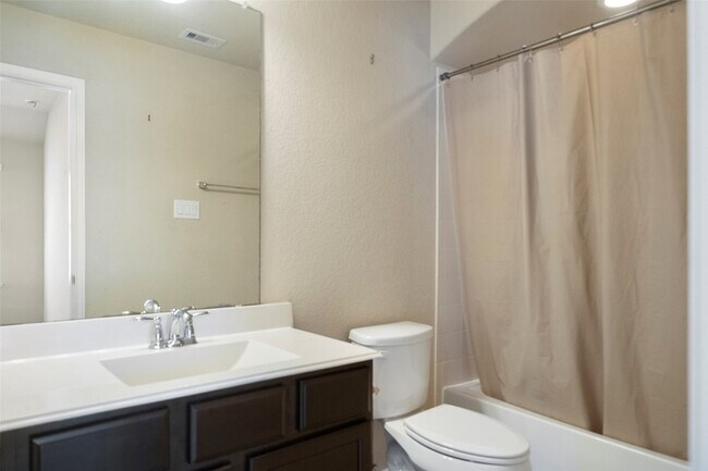 Building Photo - 13206 Clover Creek Point Ln