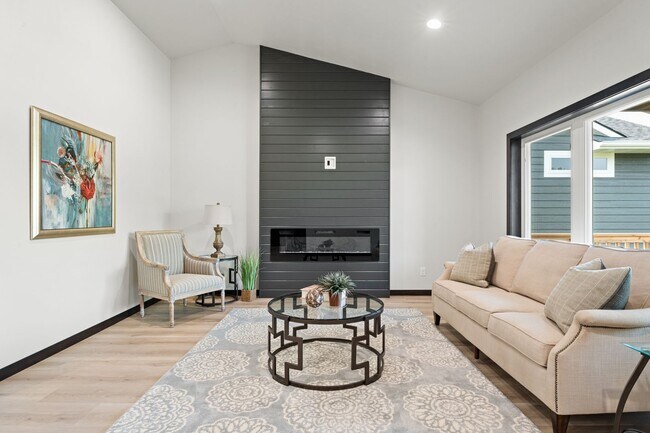 Building Photo - New Townhome For Rent