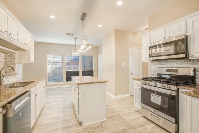 Building Photo - 14303 Providence Pine Trail