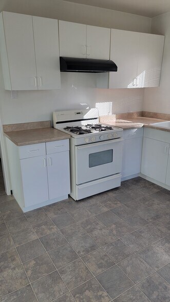 Building Photo - 2204 Aviation Way