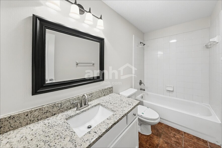 Building Photo - 331 Valley Edge Dr
