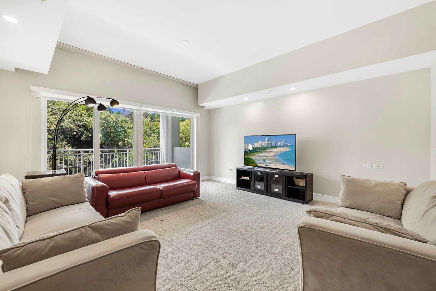 Building Photo - 5300 NW 87th Ave