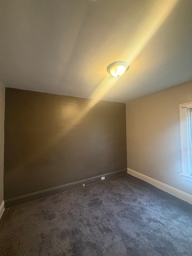 Building Photo - 3611 E 103rd St