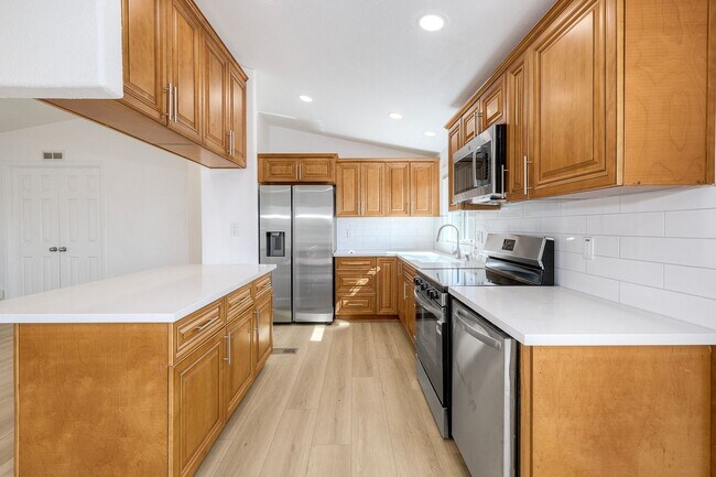 Building Photo - 2241 Meadow Lark Dr