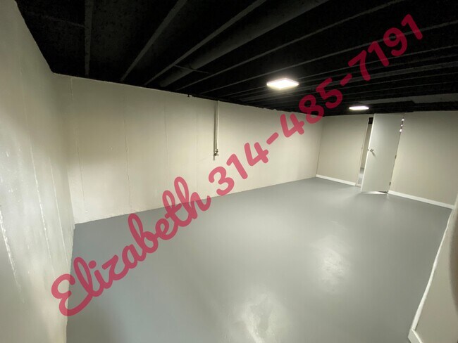 Building Photo - 3037 Lyme St