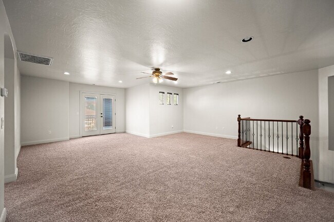 Building Photo - "Spacious 5-Bed Oasis with 3 Baths in Washington, UT – 3,171 Sq Ft of Comfort!"