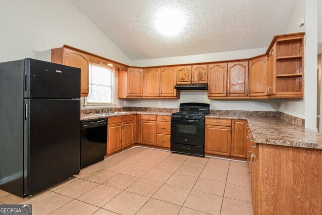 Building Photo - 28 Sweetwater Dr