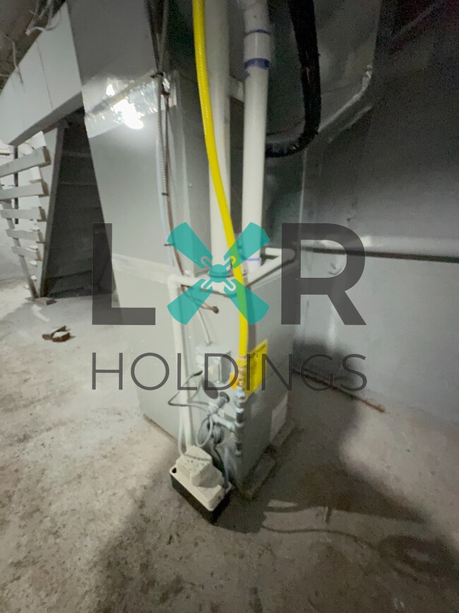 Building Photo - 1236 Clover Ln