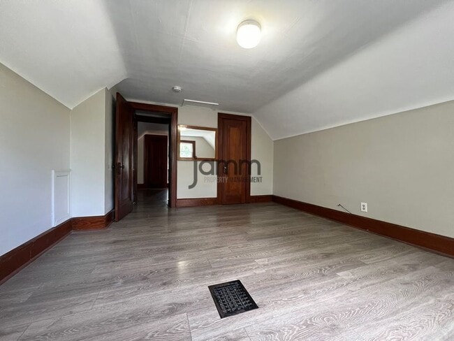 Building Photo - 2181 Edgewood Rd