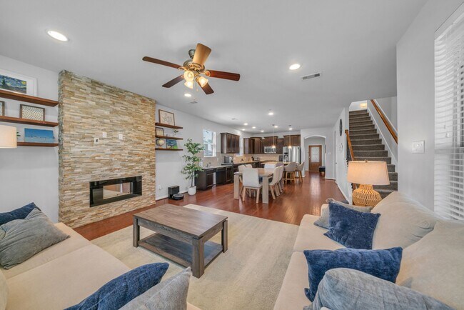 Building Photo - 6427 Addlestone Ridge Ln