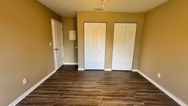 Building Photo - FOR RENT – 2 Bed / 1 Bath Triplex in Citrus Park, Ocala, FL – Available Now!