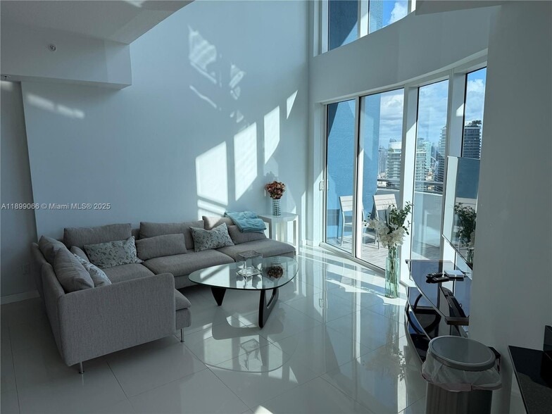 Building Photo - 60 SW 13th St