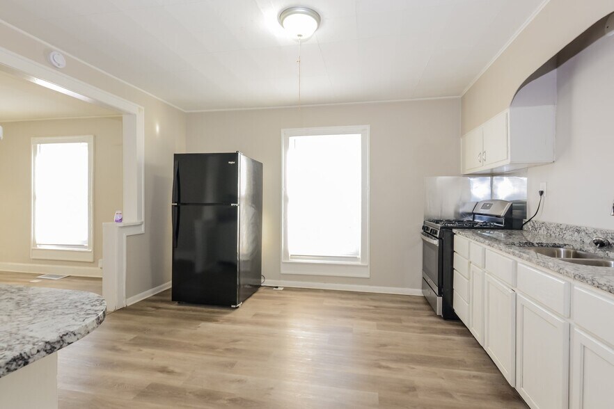 Building Photo - 912 N Livingston Ave