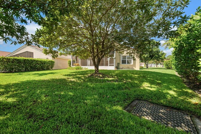 Building Photo - 6980 SE Twin Oaks Cir