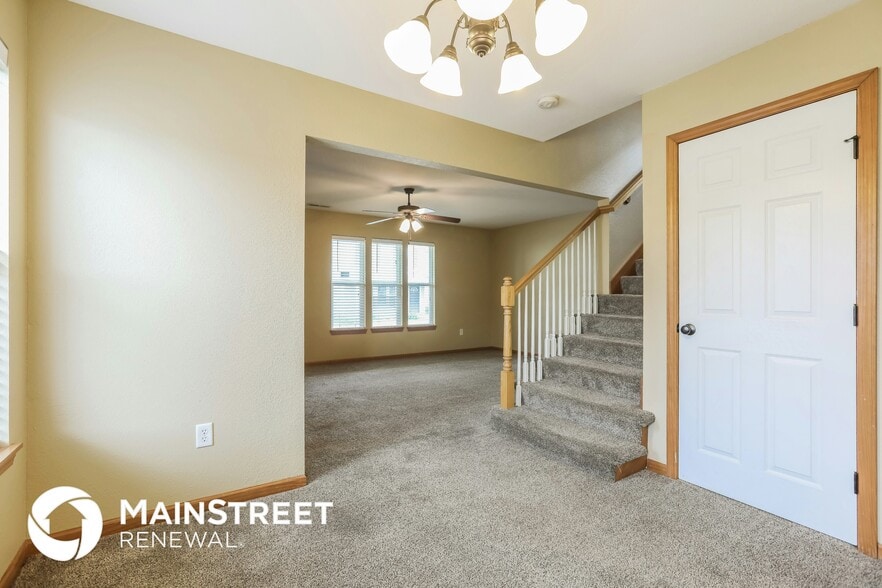 Building Photo - 411 NE Wolf Creek Dr