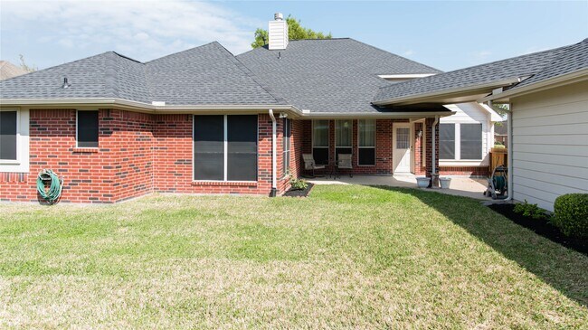Building Photo - 9115 Sunny Ridge Dr