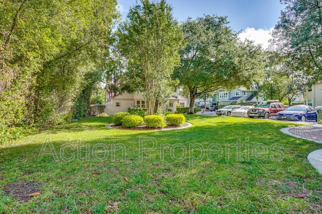 Building Photo - 409 Hillwood Ct