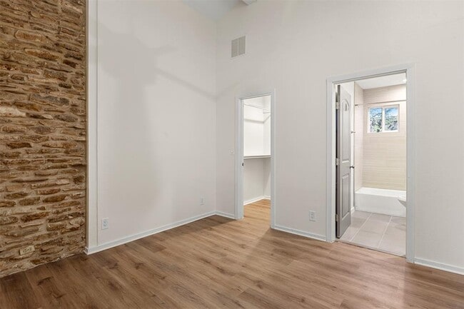 Building Photo - 7305 Grand Canyon Dr