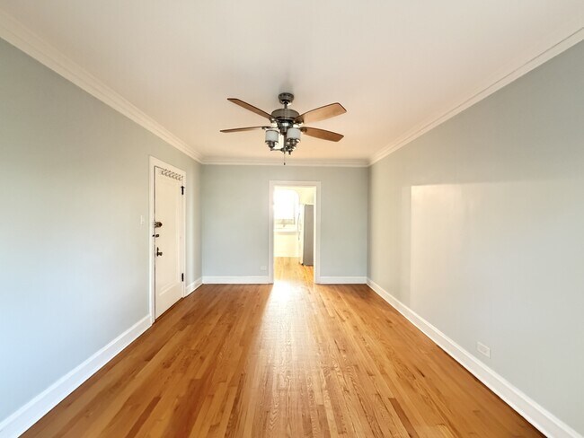 Building Photo - 2840 N Lockwood Ave