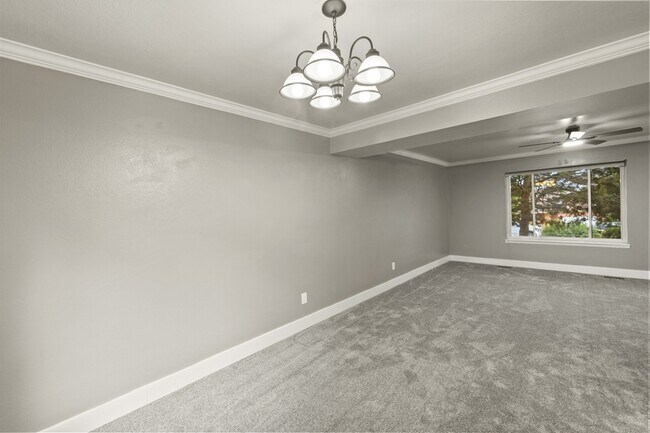 Building Photo - 5647 Old Farm Cir E