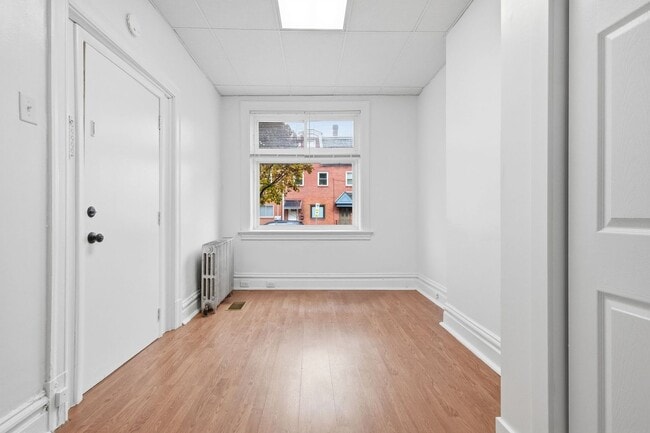 Building Photo - Brand New 3 bed, 2 bath Remodel located in the South Side Flats