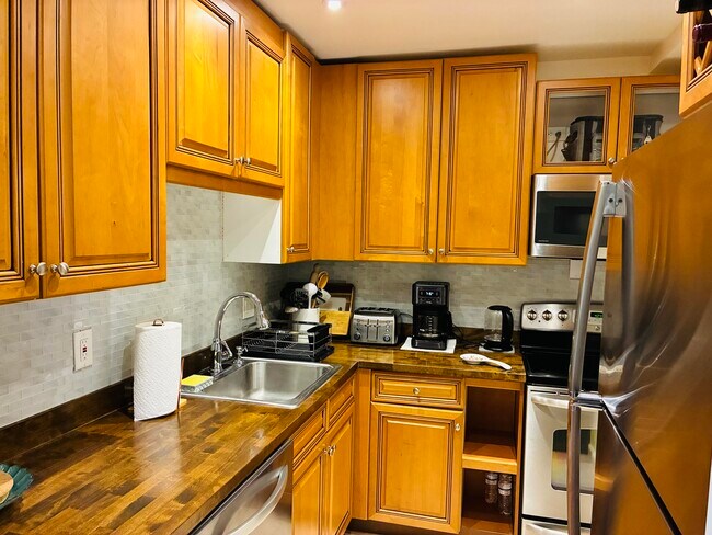 Building Photo - 505 Spencer Dr